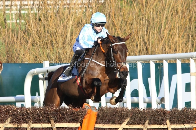 29 December 2020; Minella Melody, Rachael Blackmore up, leads the field over an early flight during the staging of The Advent Insurance Irish European Breeders Fund Mares Hurdle at Leopardstown.  © Peter Mooney, 59 Upper George's Street, Dun Laoghaire, Co. Dublin, A96 H2R3, Ireland  Tel: 00 353 (0)86 2589298